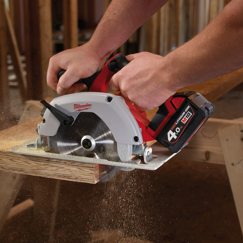 Milwaukee M18 165MM Circular Saw 2 x 4.0Ah