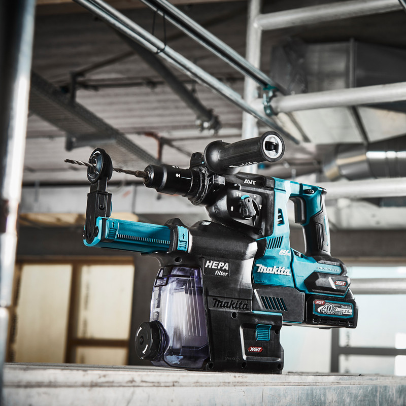Makita XGT 40V SDS+ Rotary Hammer with Dust Extractor 1 x 2.5Ah