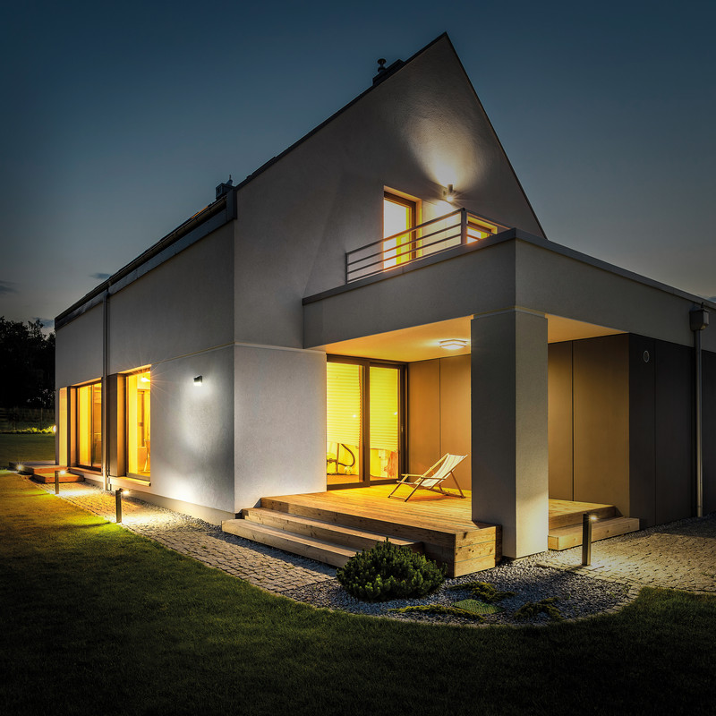 Luceco SOLAR Guardian 2W PIR Wall Lantern IP44 Black 200lm