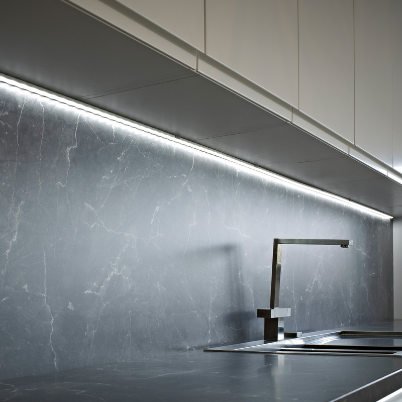 Sensio Aluminium Profile Surface 2m 18mm x 8.5mm