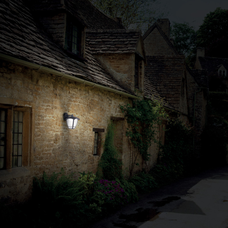 Luceco LED 4 Panel Coach Lantern IP44 8W 640lm Top Arm