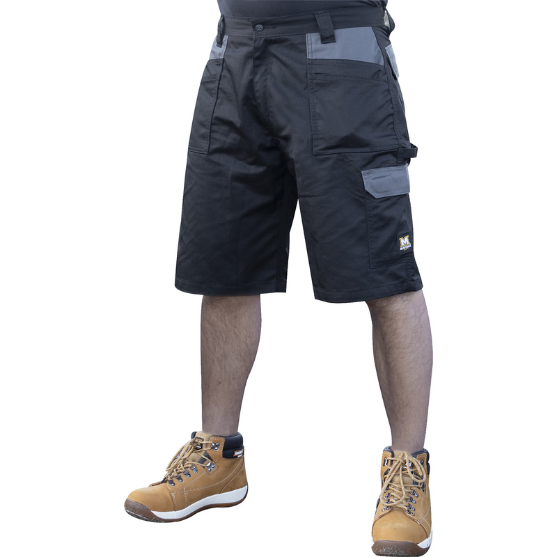 Maverick Cargo Shorts Black 32"