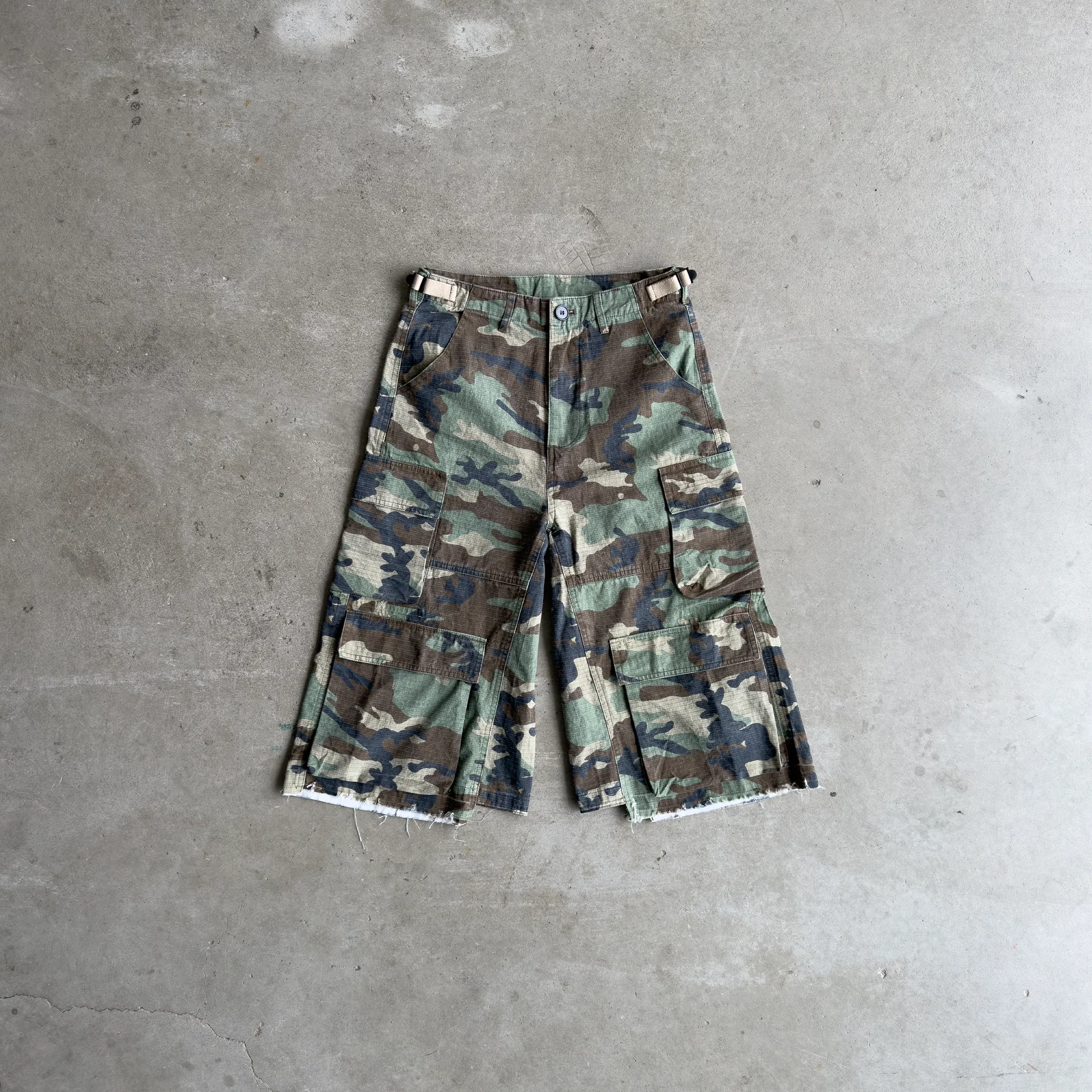 Green Camo Cargo Shorts - WSBYTLP