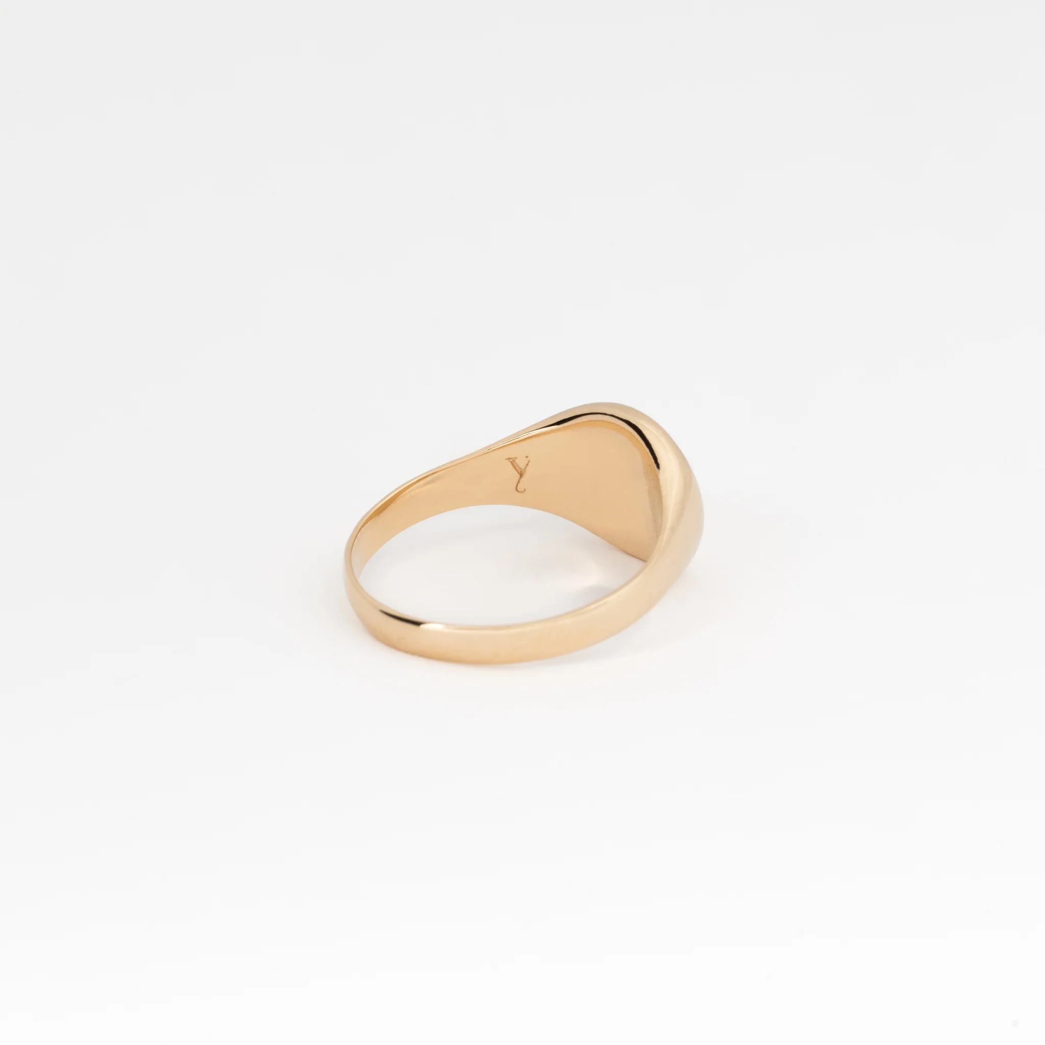 The Classic Signet Ring - WSBYTLP