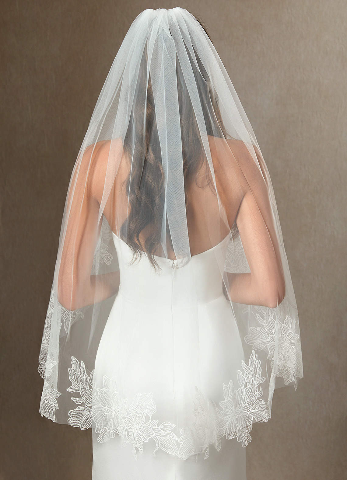 Embroidered Floral Lace Hem Fingertip Length Veil - WSBYTLP