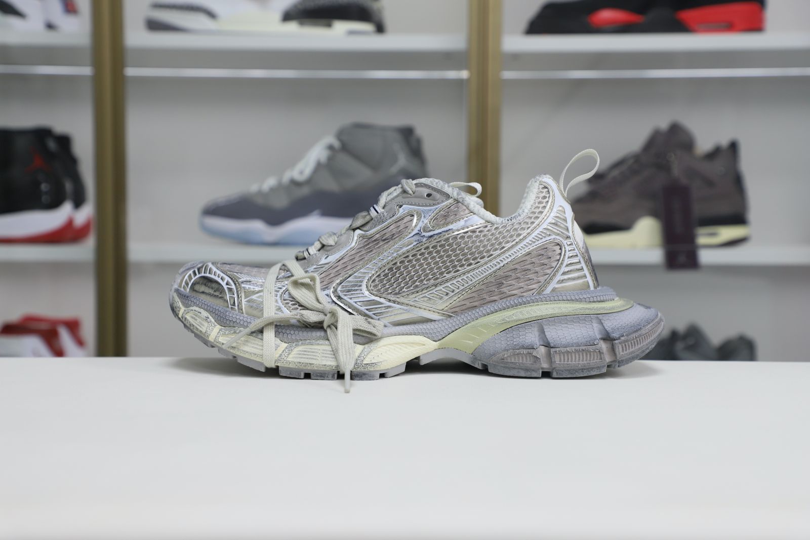 Balenciaga all sizes still in stock! Please contact customer service on iMessage/WhatsApp to purchase! BLGA  3XL