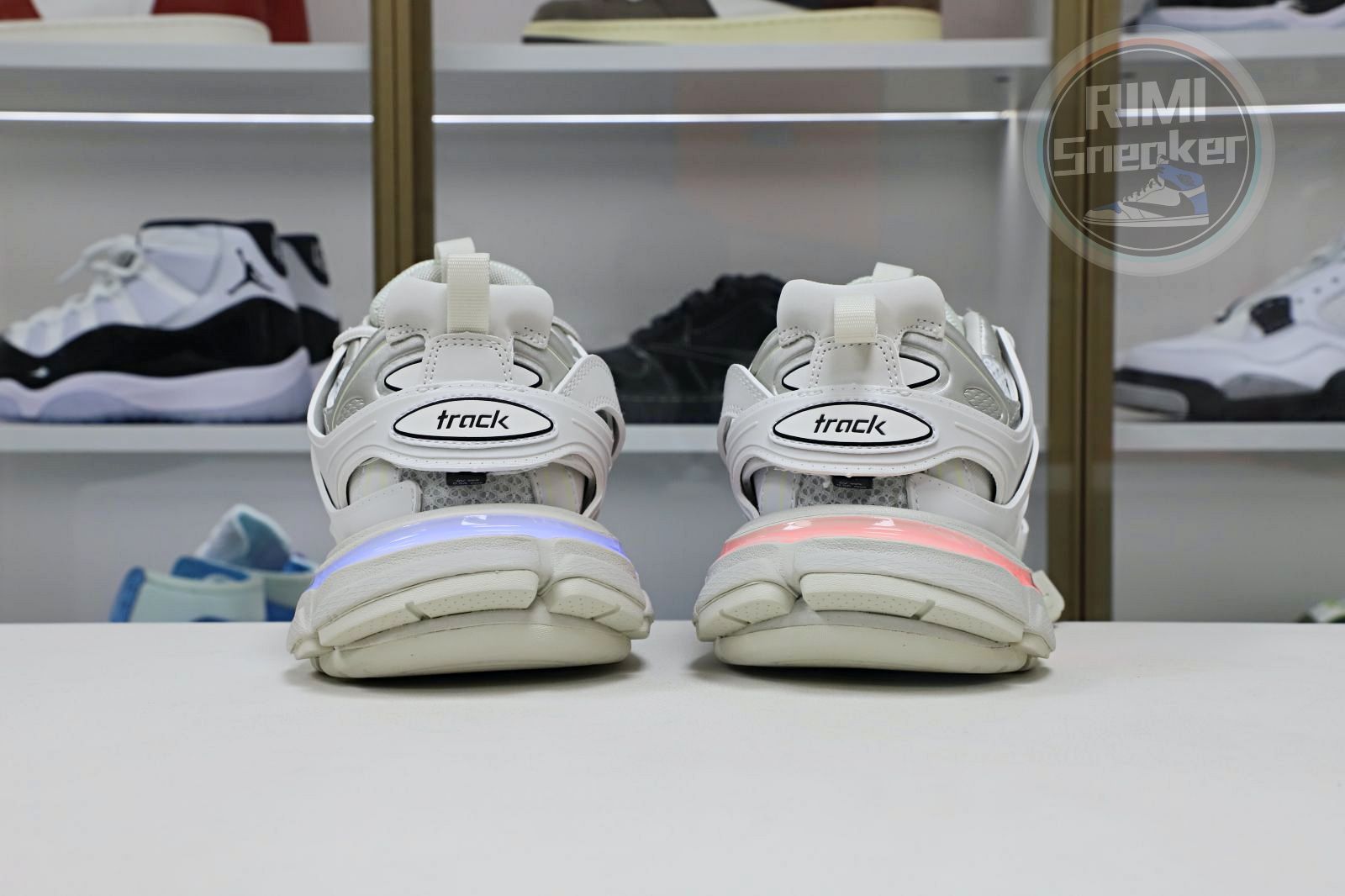 Balenciaga all sizes still in stock! Please contact customer service on iMessage/WhatsApp to purchase! BLGA  Track（LED）
