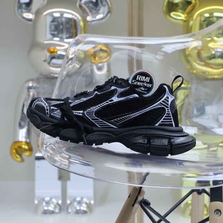 Balenciaga all sizes still in stock! Please contact customer service on iMessage/WhatsApp to purchase!  BLGA  3XL