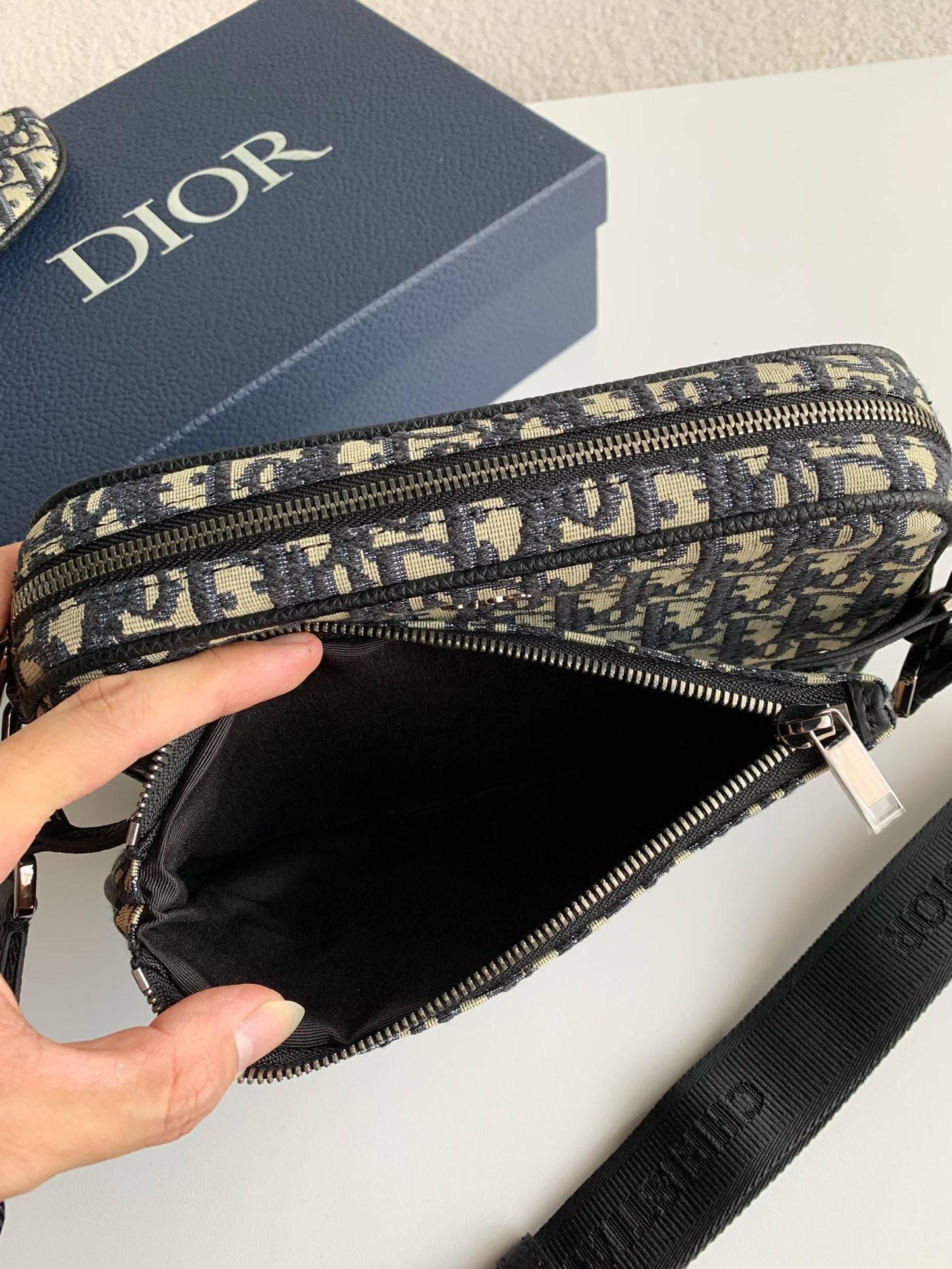 D*OR Men's SAFARI Messenger Bag, Top Quality Size:18*25*5cm