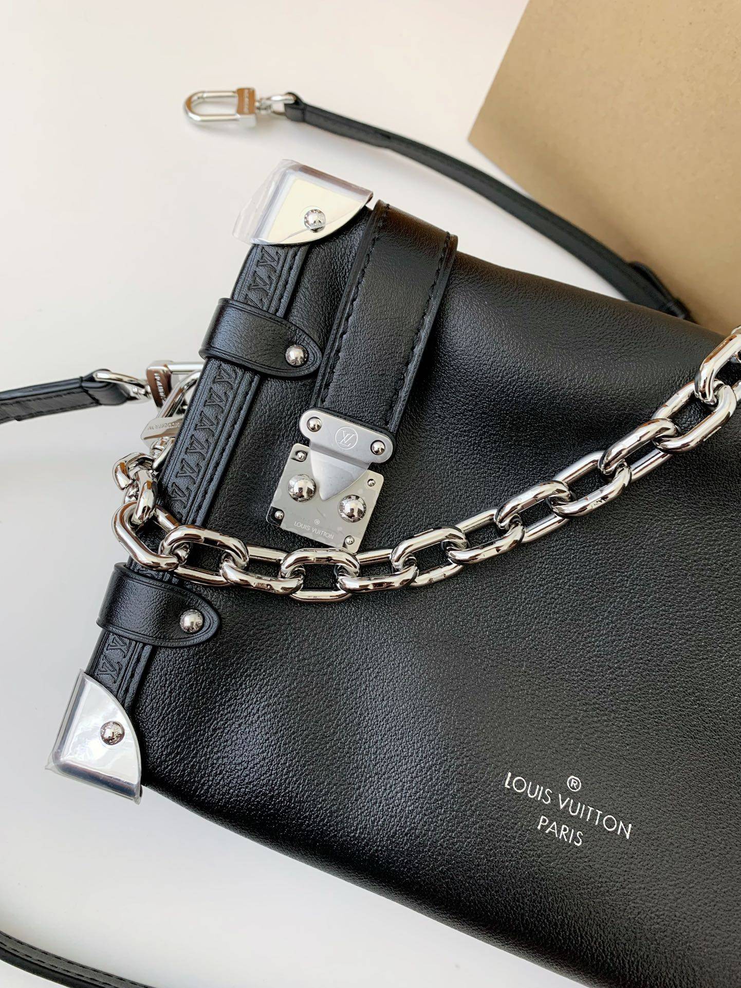 L*V New SIDE TRUNK full leather medium size handbag M11350 Size:21*14*6cm
