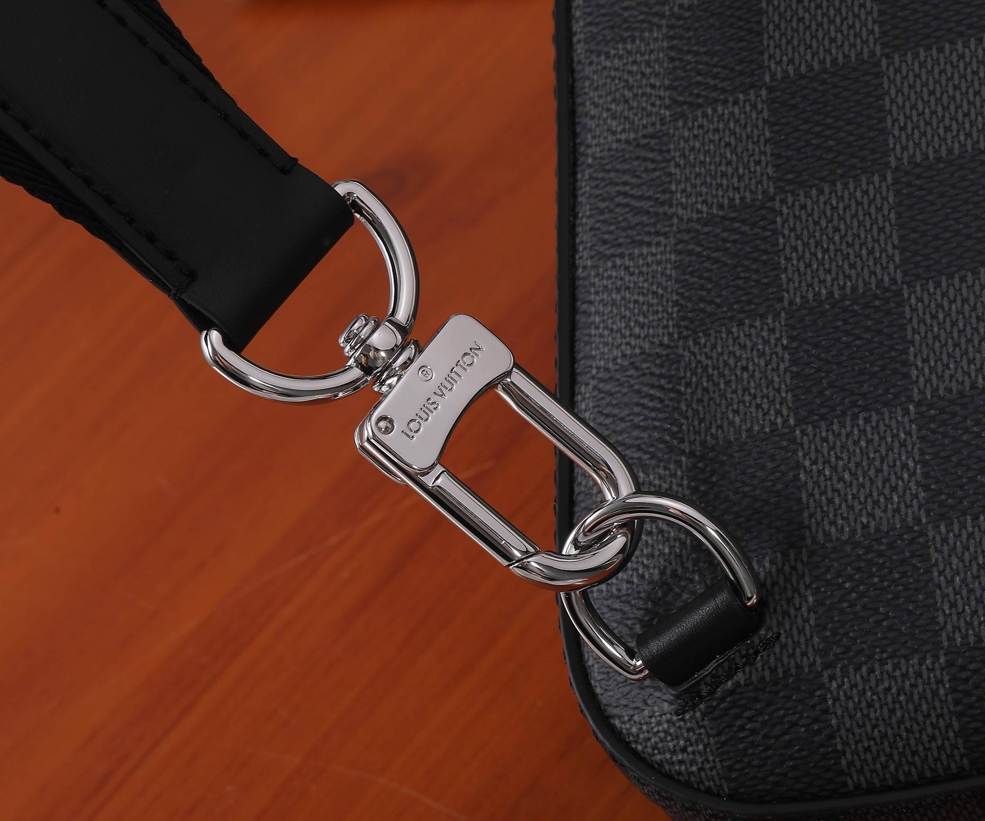 L*V damier graphite Men's Shoulder Bags M45302, Top Quality
