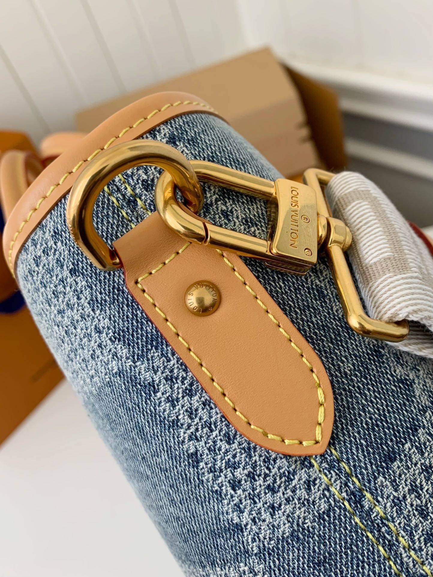 L*V New Weekend TOTE tannin jean bag N40702 Size:43*34*17.5cm