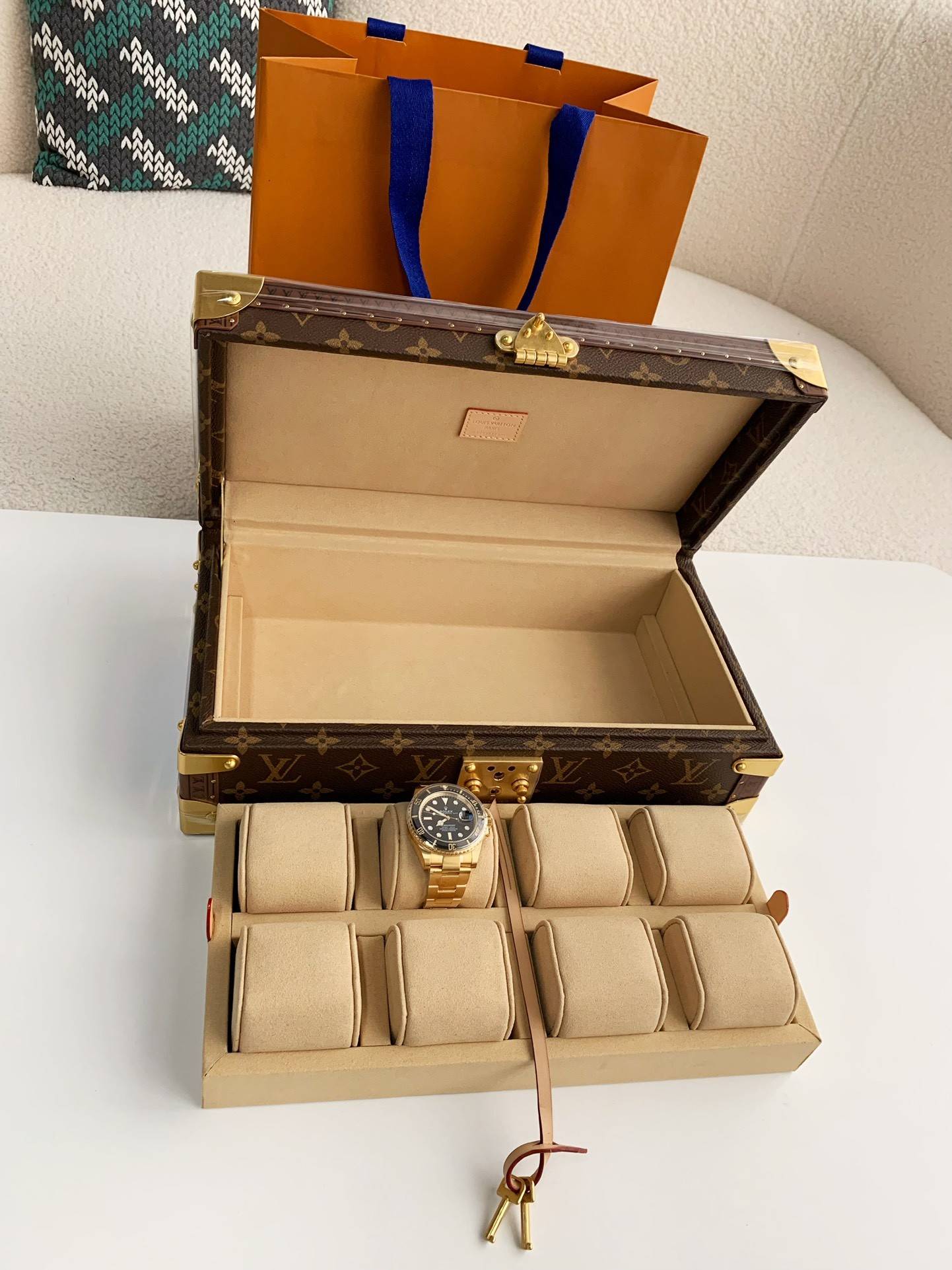 L*V Watch Storage Box Size:34*18*11cm
