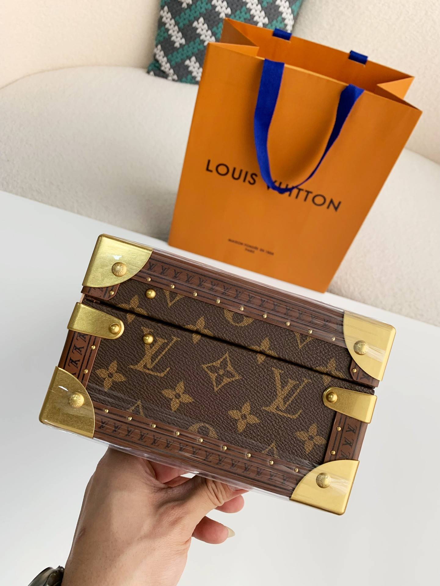 L*V Watch Storage Box Size:34*18*11cm