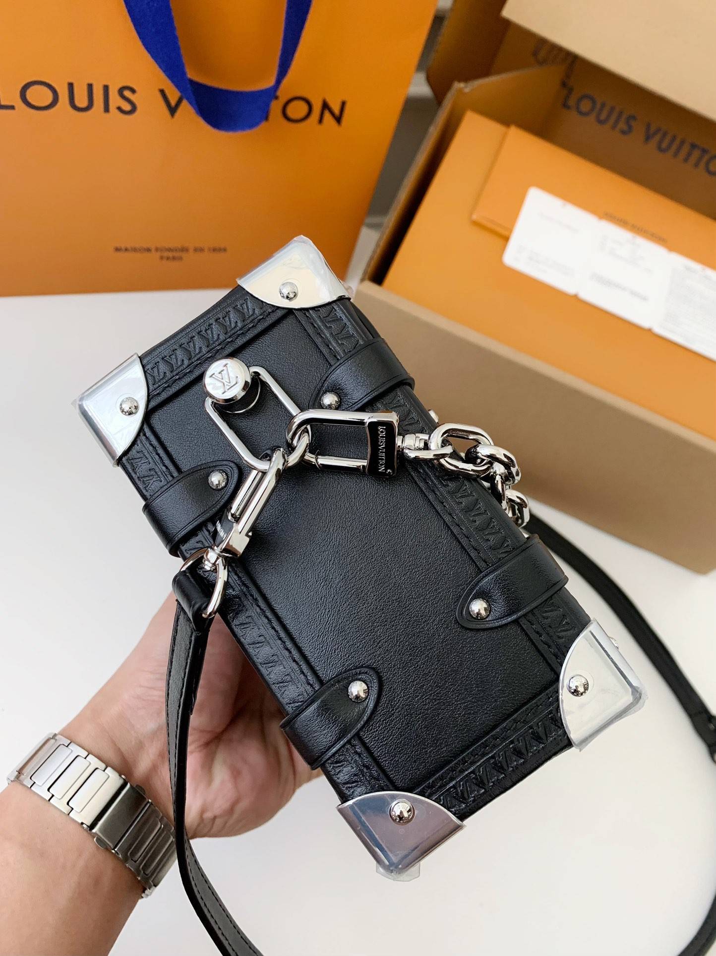 L*V New SIDE TRUNK full leather medium size handbag M11350 Size:21*14*6cm