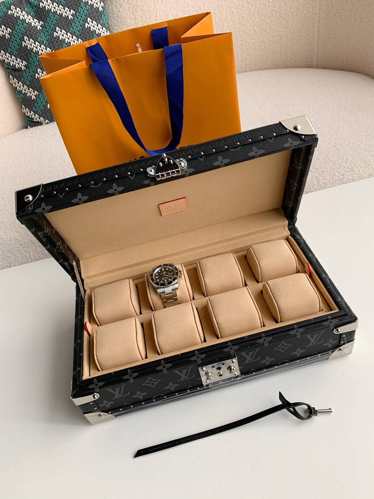 L*V Watch Storage Box Size:34*18*11cm
