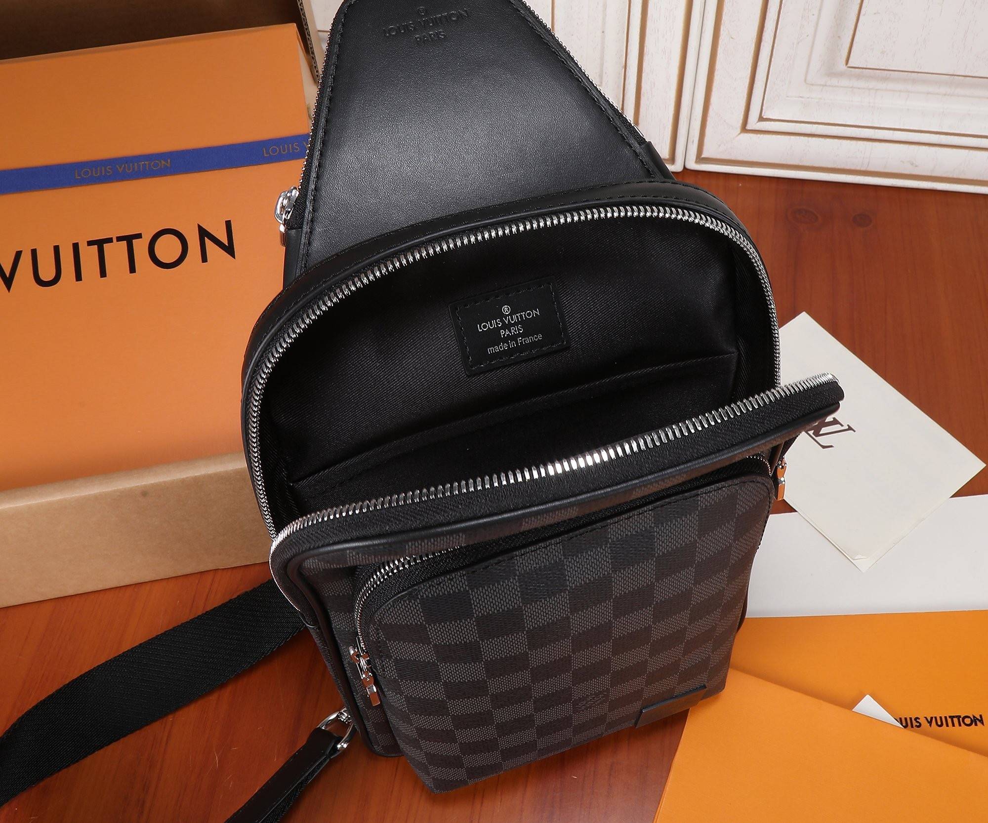 L*V damier graphite Men's Shoulder Bags M45302, Top Quality