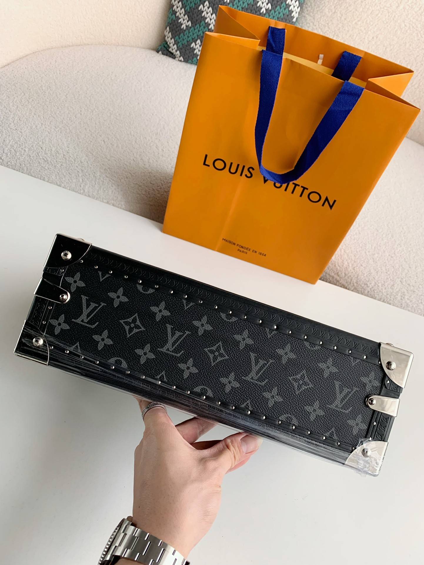 L*V Watch Storage Box Size:34*18*11cm
