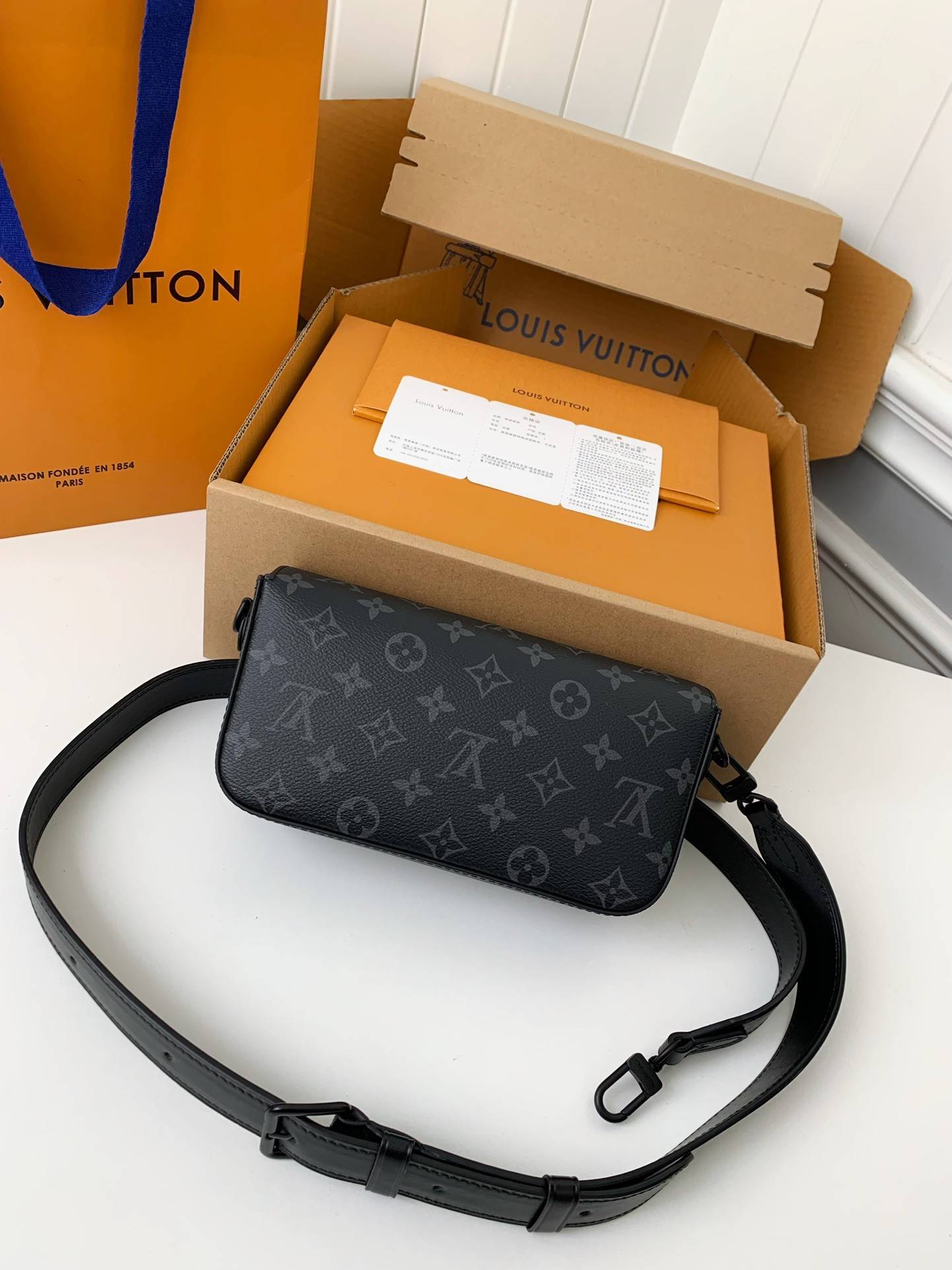 L*V New season Montsouris Mini Bag M83567 Size:22*12*6cm