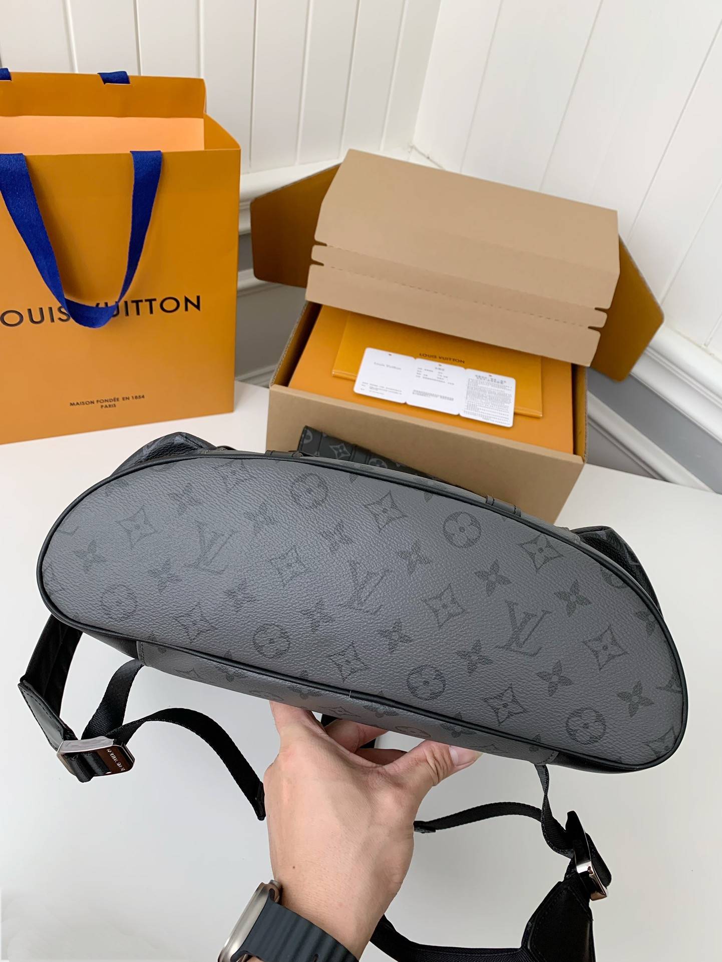 L*V CHRISTOPHER Backpack MM45419 Top Quality Size: 38 * 44 * 21cm