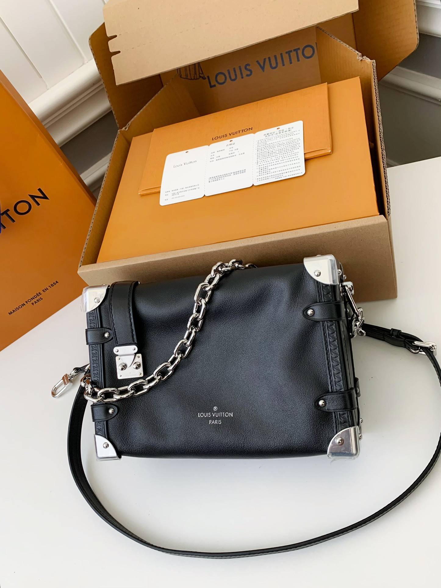 L*V New SIDE TRUNK full leather medium size handbag M11350 Size:21*14*6cm