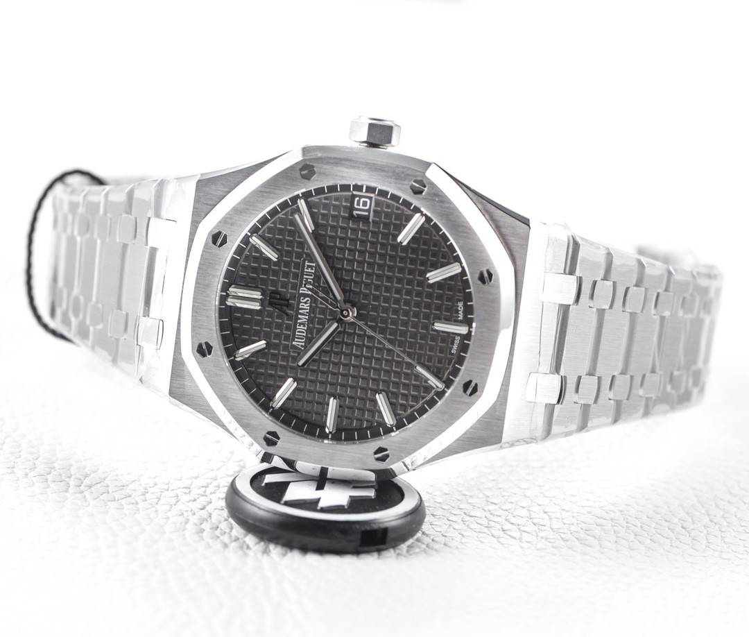 Audemars Piguet Royal Oak 15500 Series Men's Watch 41mm