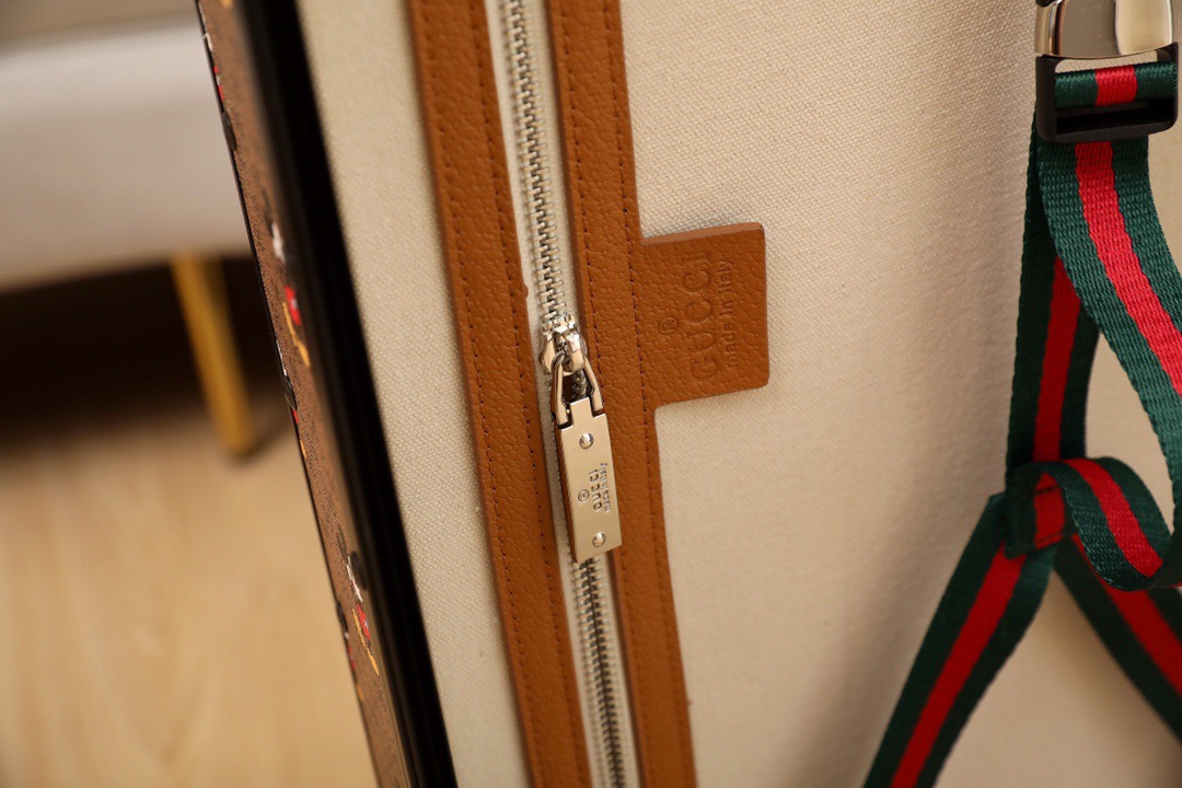GUCCI Luggage/Trolley Case Classic Flower Aluminum Frame Size: 20 inches
