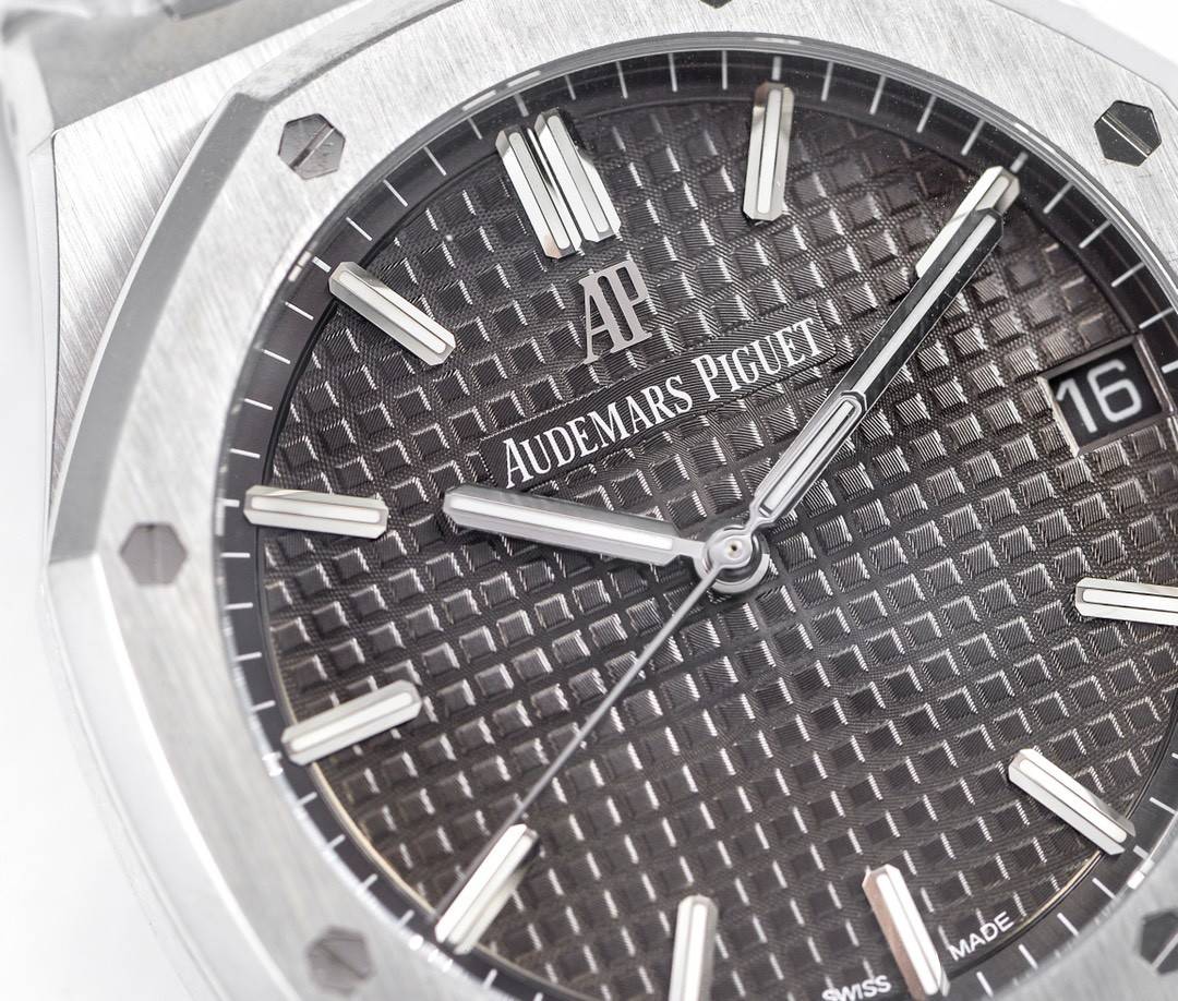 Audemars Piguet Royal Oak 15500 Series Men's Watch 41mm