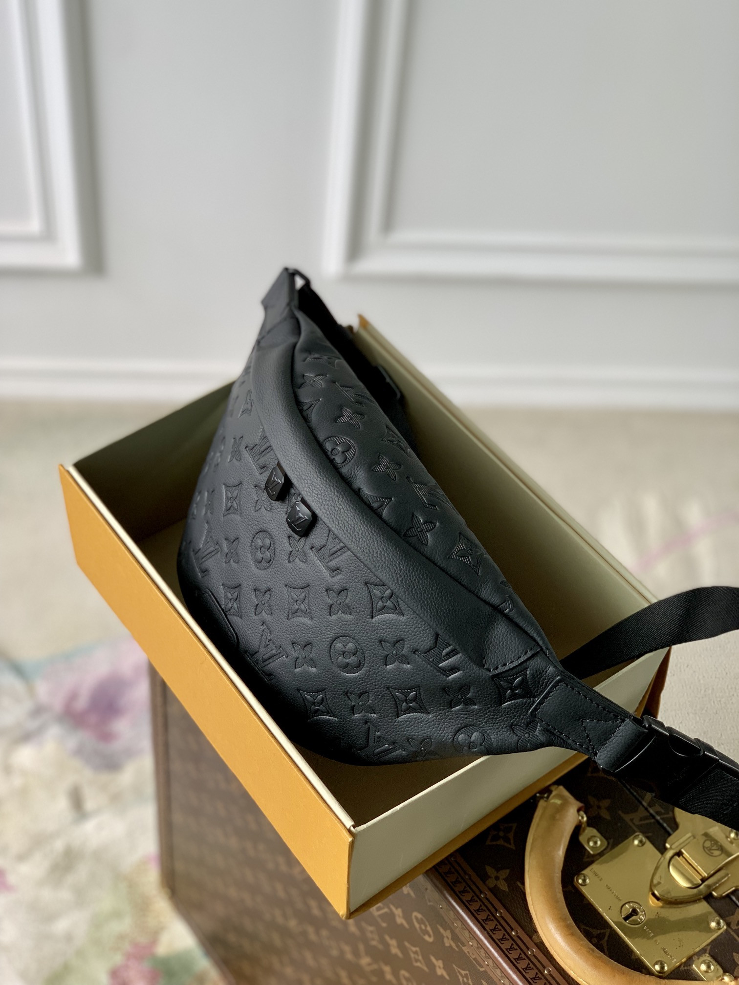 Louis Vuitton Discovery Bag