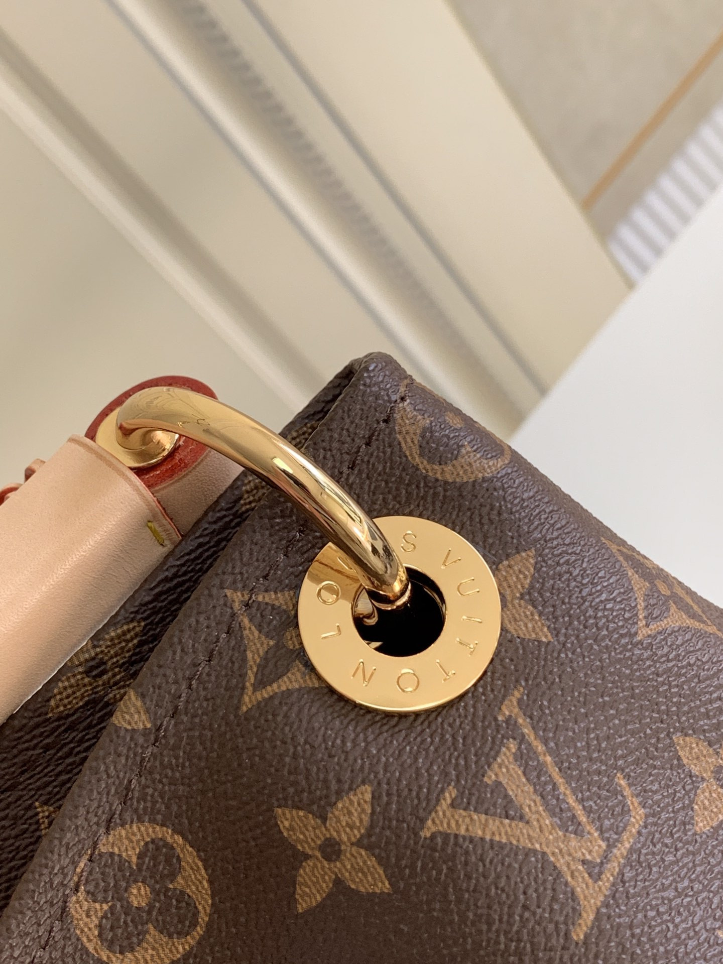 Louis Vuitton Artsy Bag