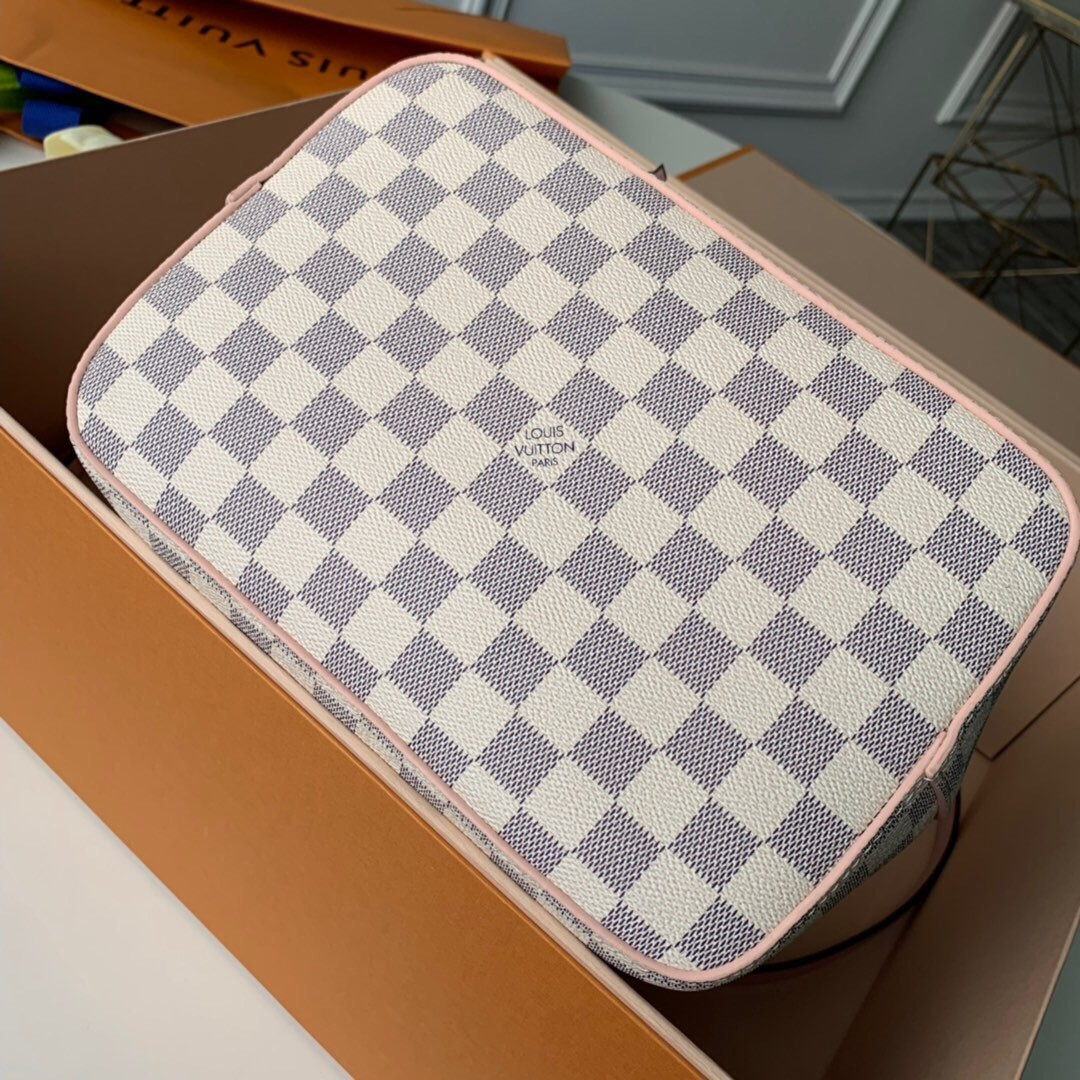 Louis Vuitton Néonoé Bag