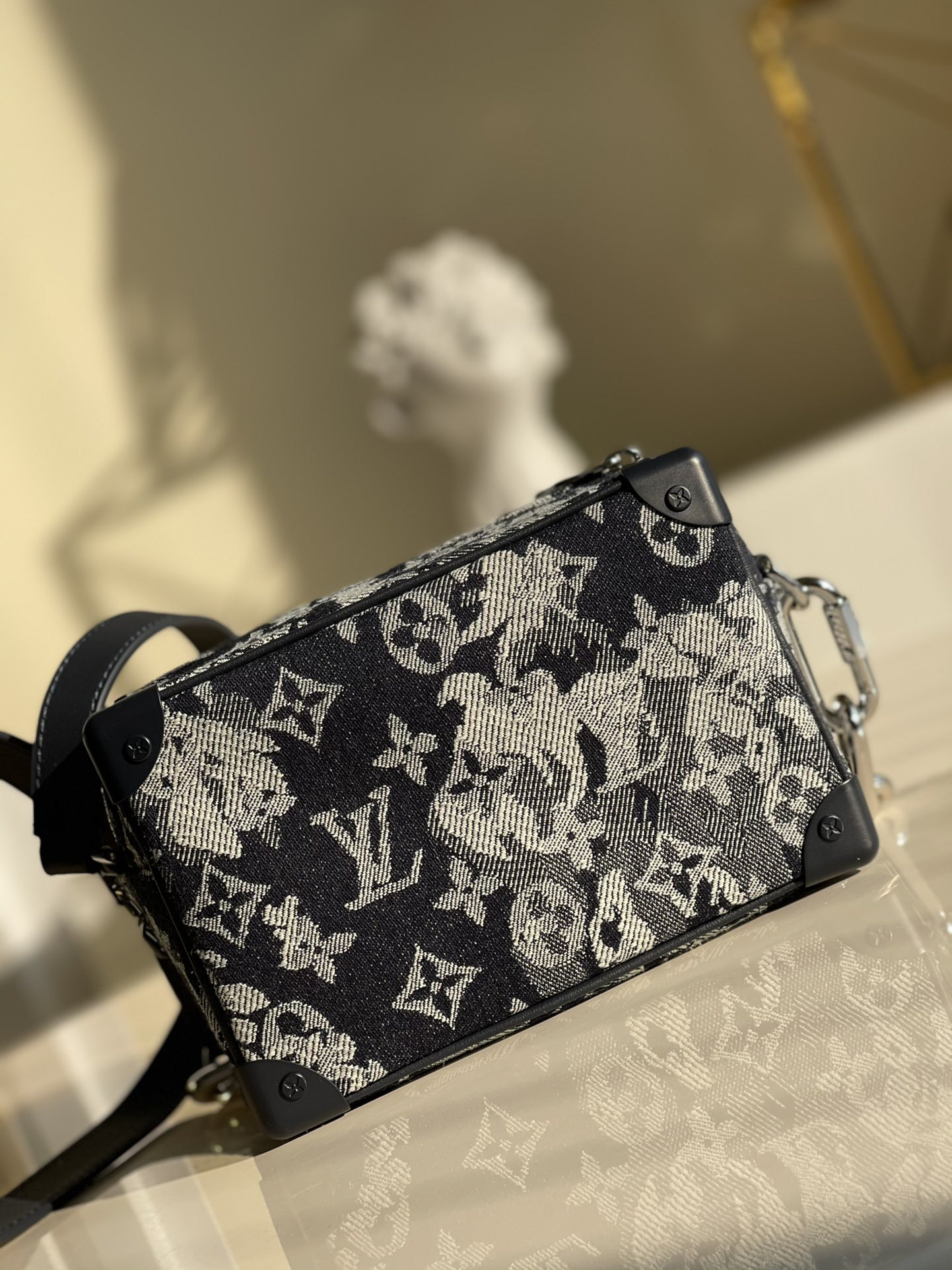 Lv Soft Trunk