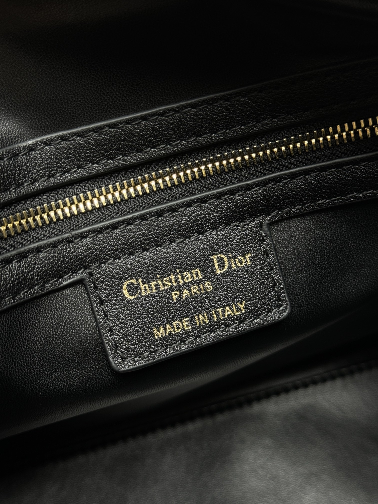 Dior Groove 25