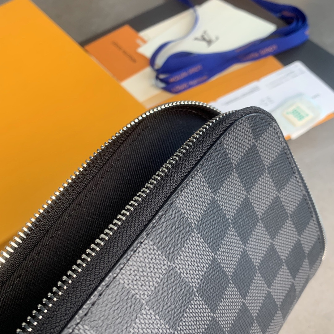 Louis Vuitton Pochette Jour Bag