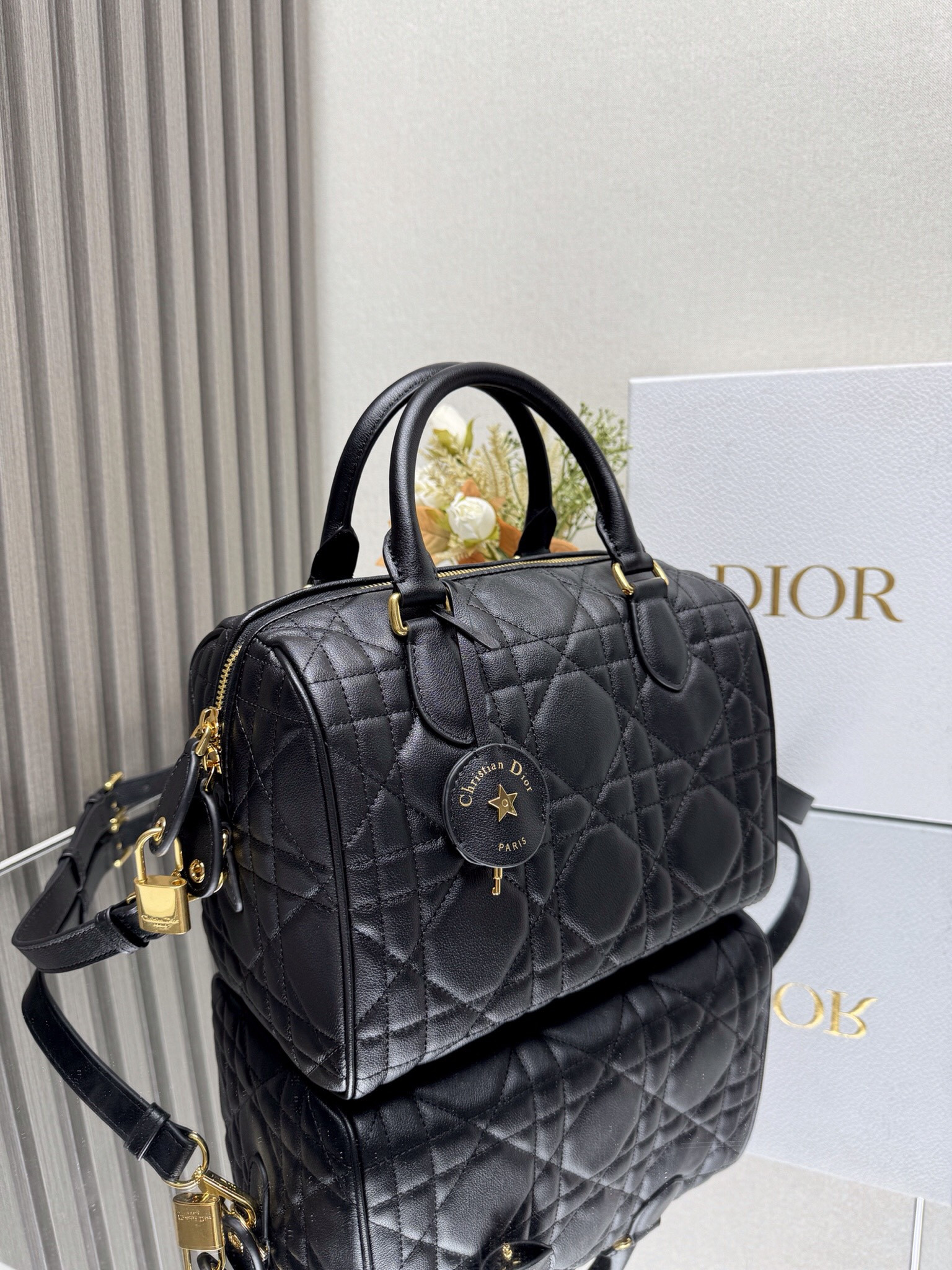 Dior Groove 25
