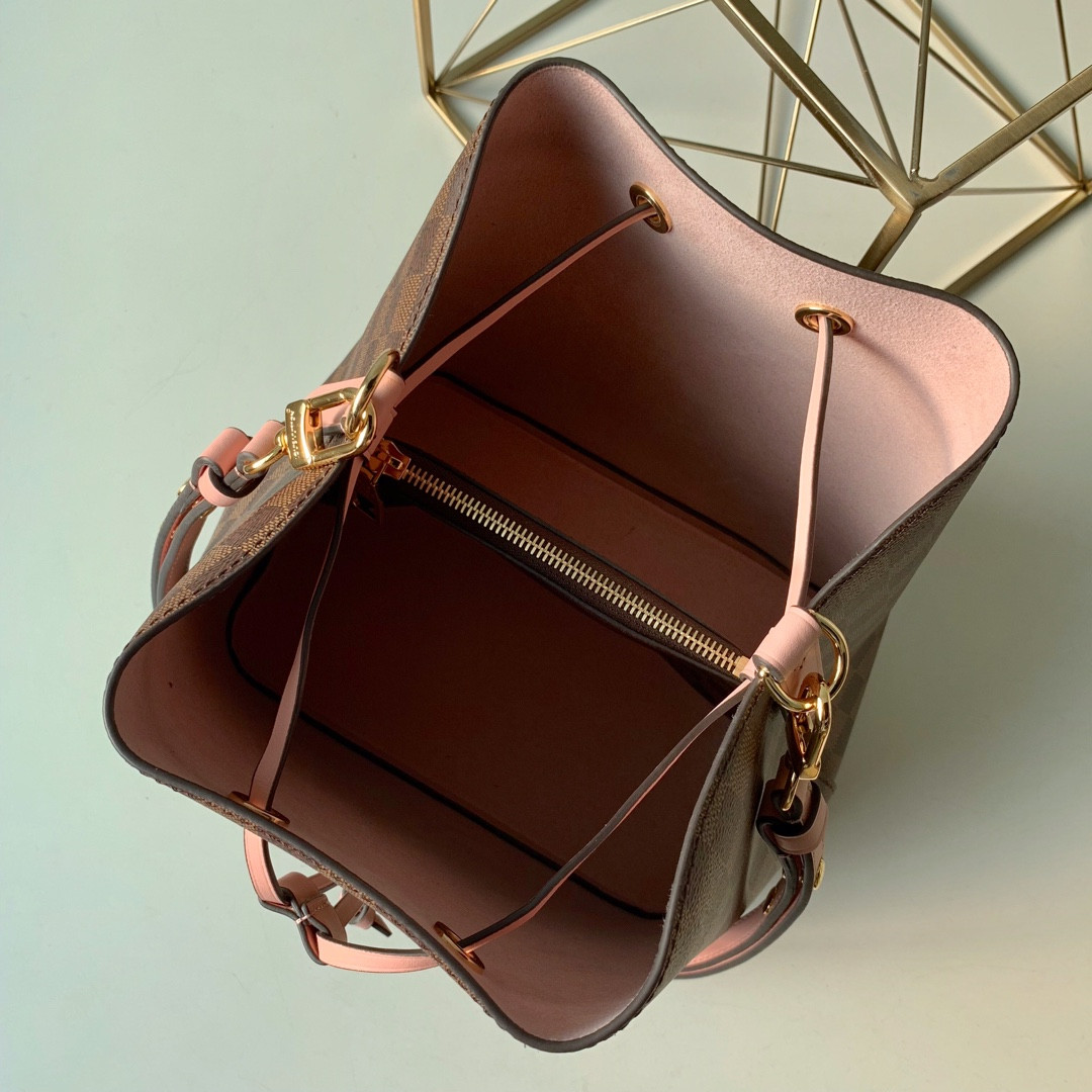 Louis Vuitton Néonoé Bag