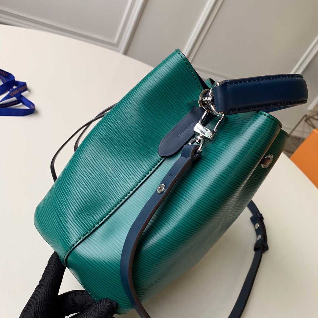 Louis Vuitton Néonoé Bag