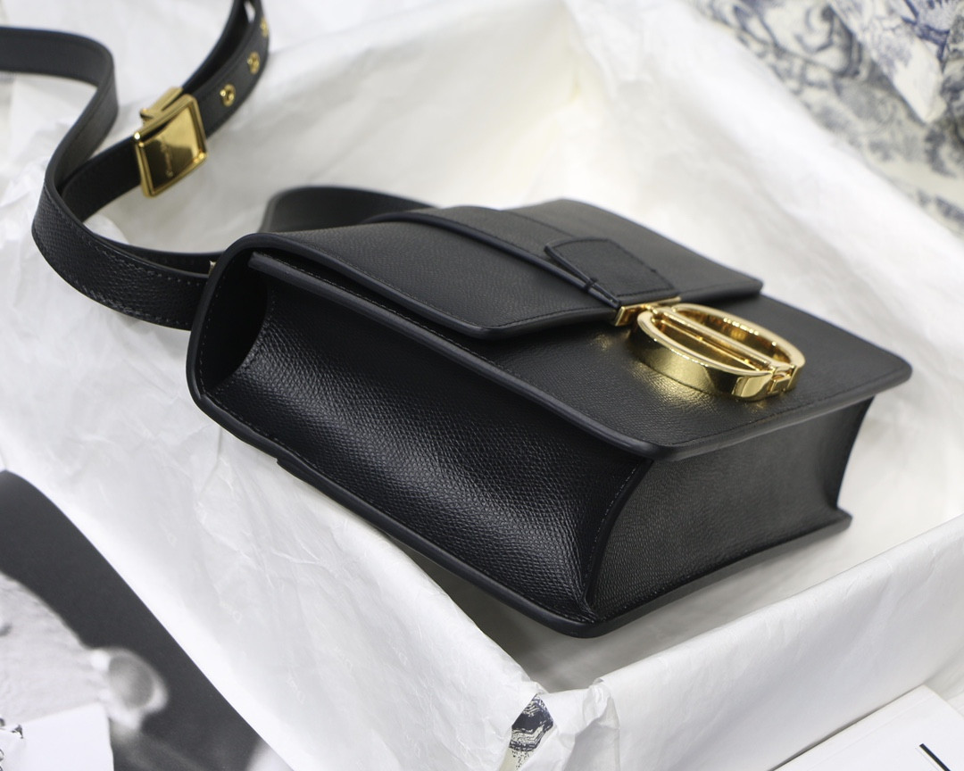 30 Montaigne Bag