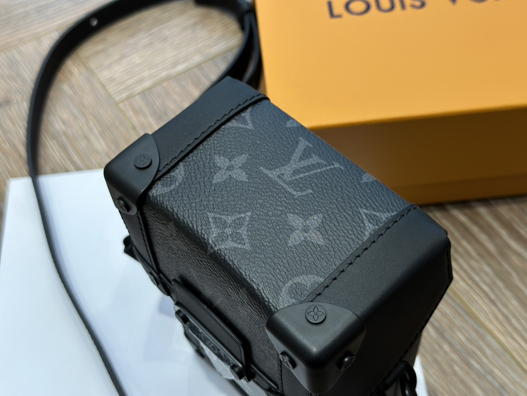 Lv Soft Trunk