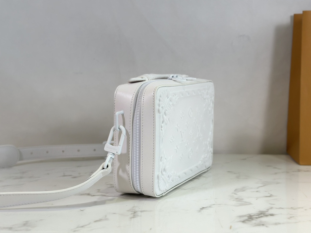 Lv Soft Trunk