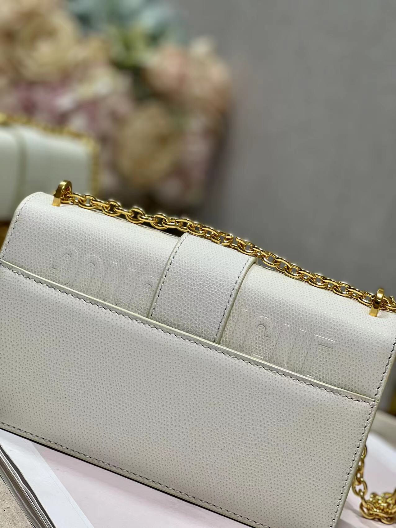 30 Montaigne East-west Bag With Chain