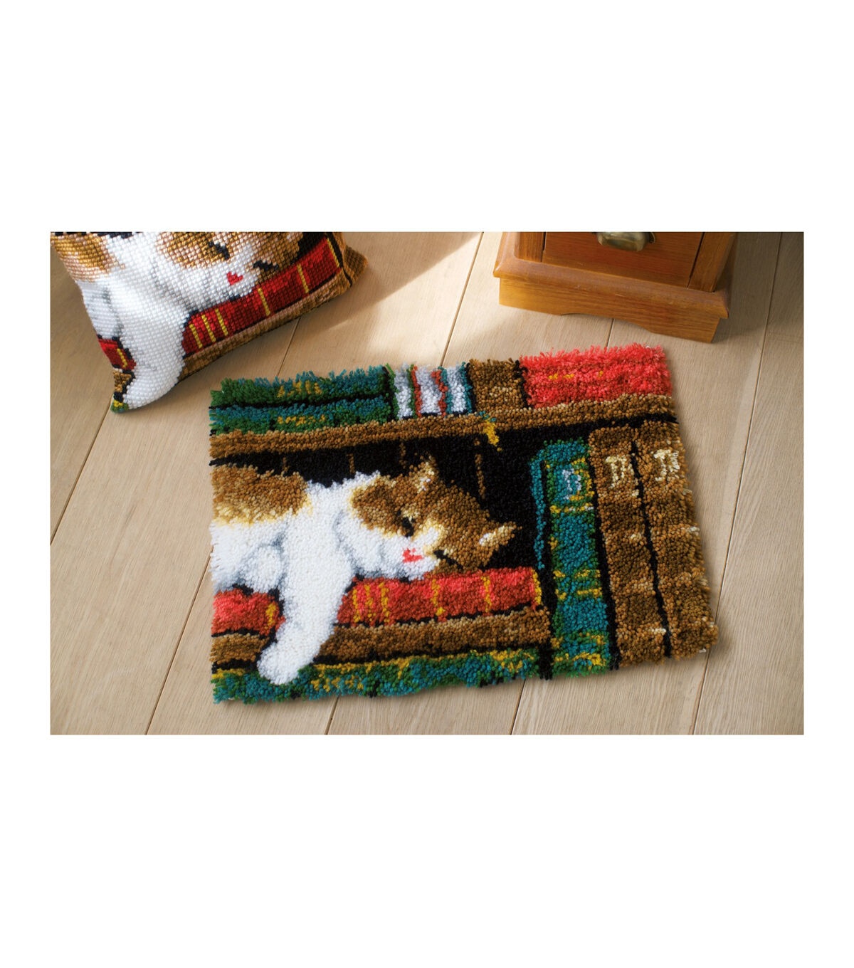 Vervaco Latch Hook Rug Kit 21.25''X15.5'' Cat On Bookshelf