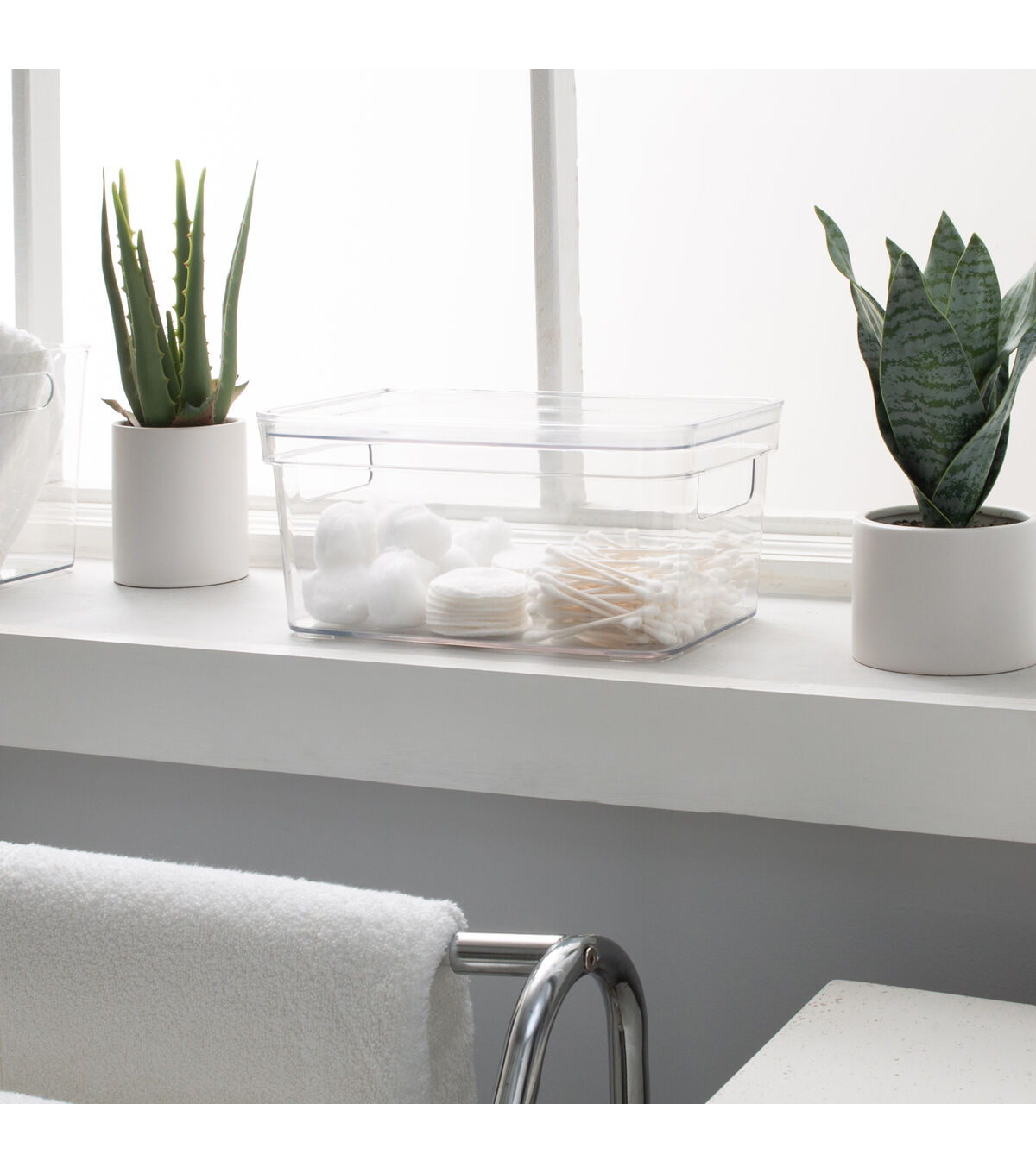 Simplify 10 x 4 Clear Lidded Storage Bin With Handles