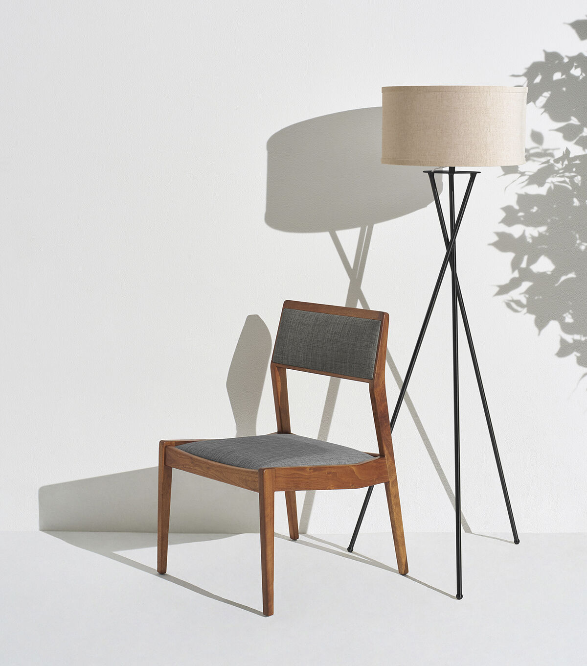 Brightech Jaxon LED Tripod Floor Lamp - Black