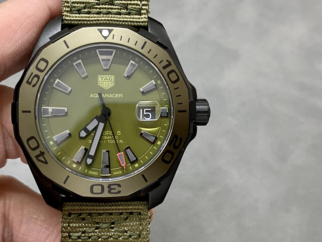 Tag Heuer Aquaracer Khaki Matte Dial Automatic WAY208E.FC8222 43mm