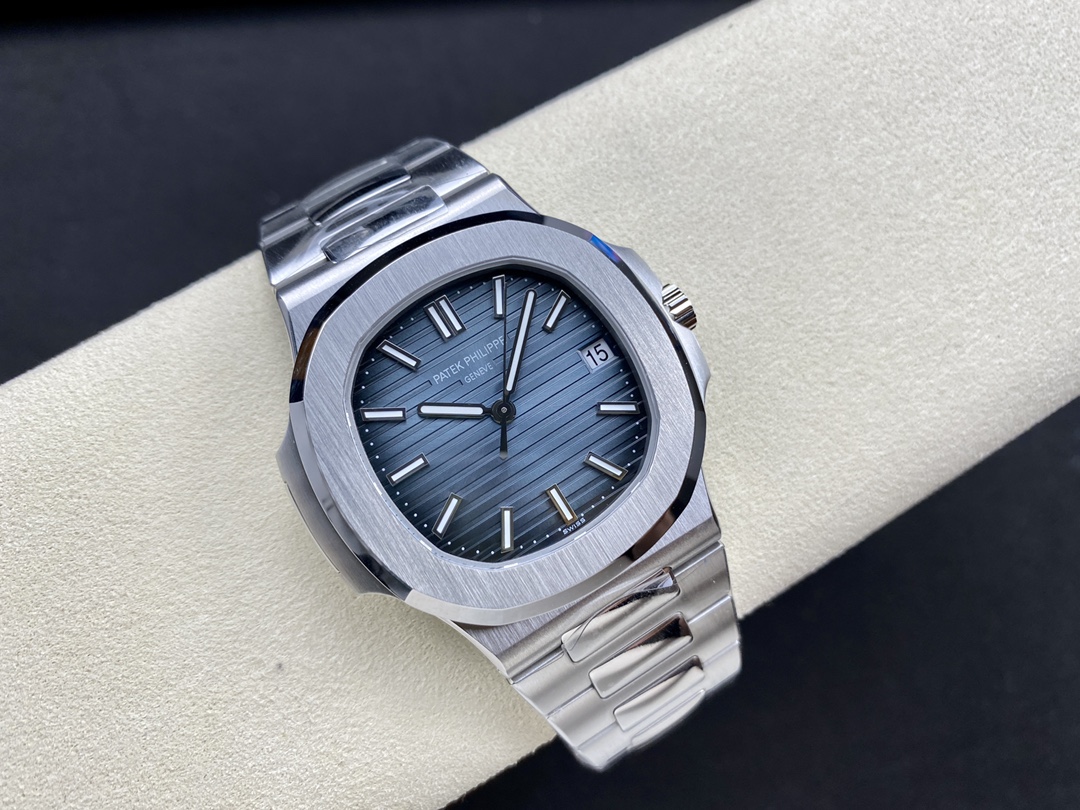 Replica Patek Philippe Nautilus 5711 1A Blue Dial 40mm Mens Watch