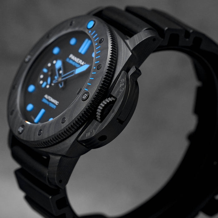 Superclone PANERAI LUMINOR SUBMERSIBLE 47MM CARBOTECH BLACK DIAL PAM 1616
