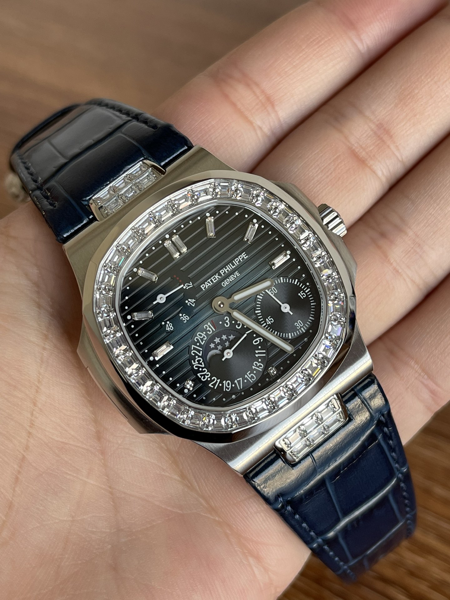 Patek Philippe Nautilus Moon Phases Black 5724G 001 40mm