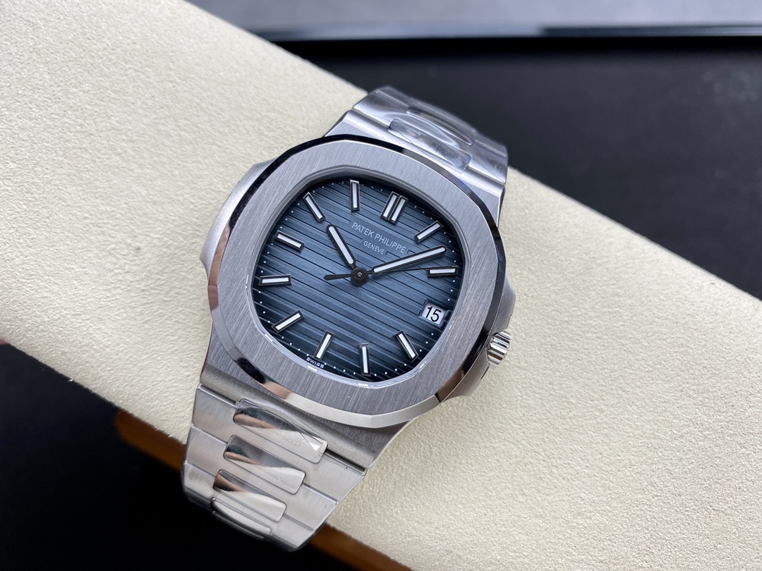 Replica Patek Philippe Nautilus 5711 1A Blue Dial 40mm Mens Watch