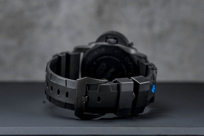 Superclone PANERAI LUMINOR SUBMERSIBLE 47MM CARBOTECH BLACK DIAL PAM 1616